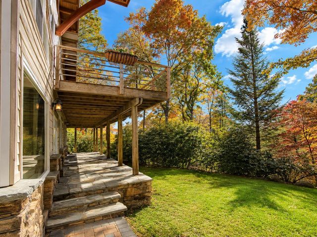 425 FLAT TOP MOUNTAIN ROAD, Fairview, NC 28730