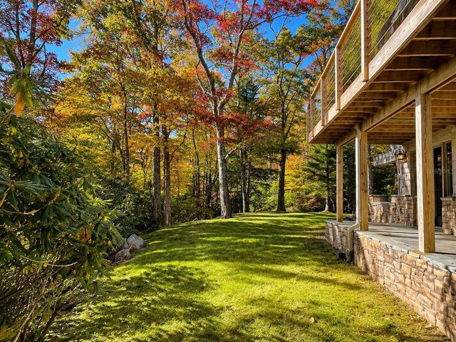 425 FLAT TOP MOUNTAIN ROAD, Fairview, NC 28730
