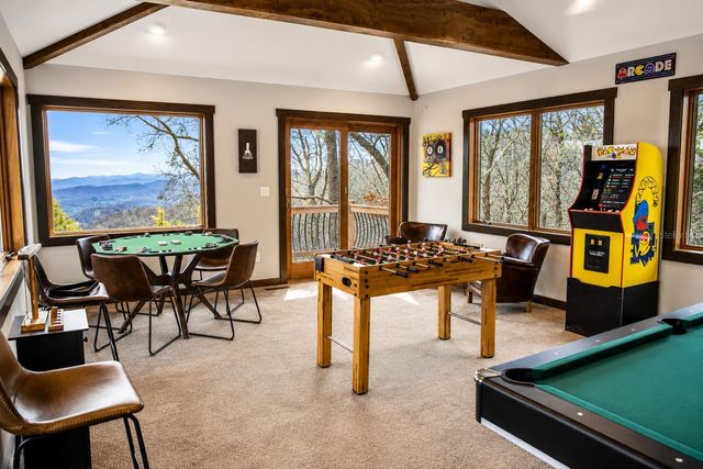 425 FLAT TOP MOUNTAIN ROAD, Fairview, NC 28730