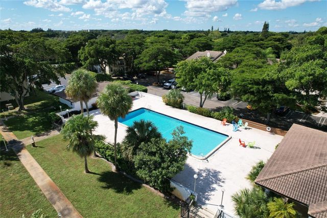 2710 Riverside Drive 201, Coral Springs, FL 33065