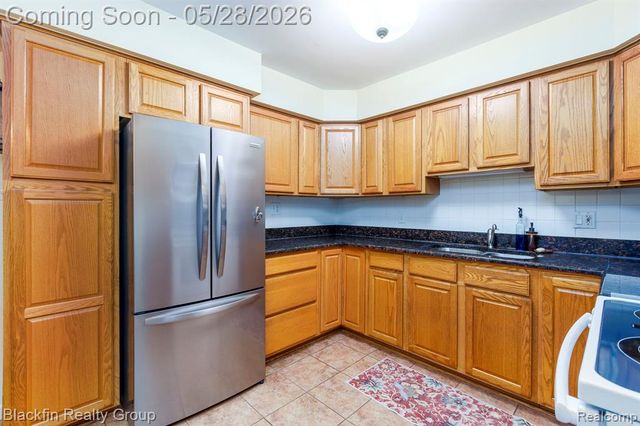 430 N Batchewana Street, Clawson, MI 48017
