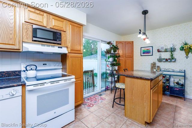 430 N Batchewana Street, Clawson, MI 48017