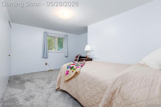 430 N Batchewana Street, Clawson, MI 48017