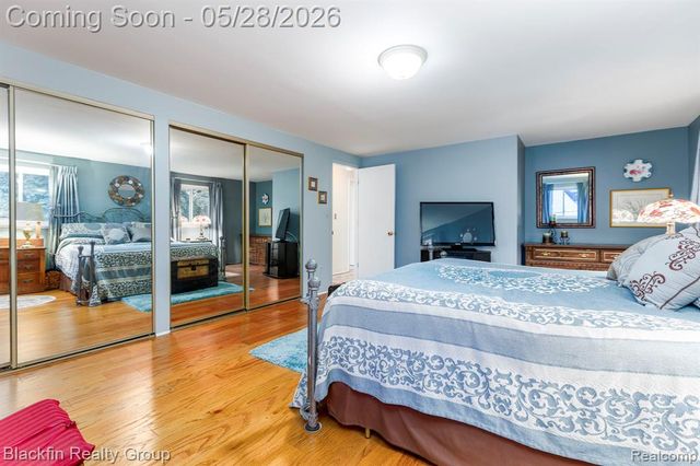 430 N Batchewana Street, Clawson, MI 48017
