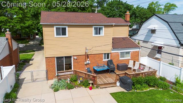 430 N Batchewana Street, Clawson, MI 48017