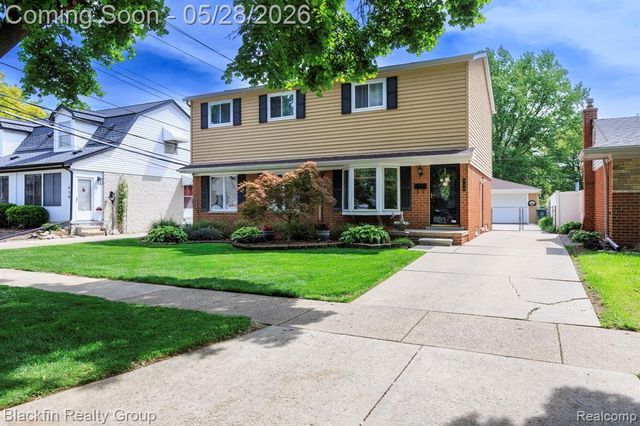 430 N Batchewana Street, Clawson, MI 48017
