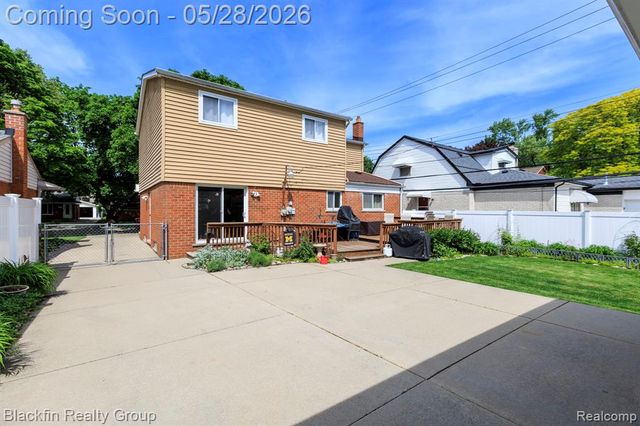 430 N Batchewana Street, Clawson, MI 48017