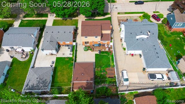 430 N Batchewana Street, Clawson, MI 48017