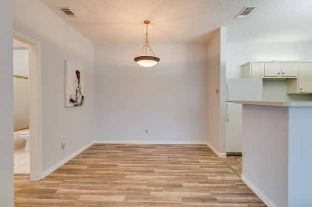 2100 Randy Snow Road 412, Arlington, TX 76011