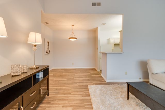 2100 Randy Snow Road 412, Arlington, TX 76011