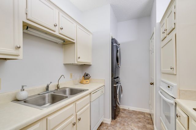 2100 Randy Snow Road 412, Arlington, TX 76011