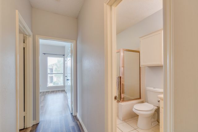 2100 Randy Snow Road 412, Arlington, TX 76011