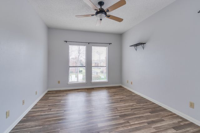2100 Randy Snow Road 412, Arlington, TX 76011