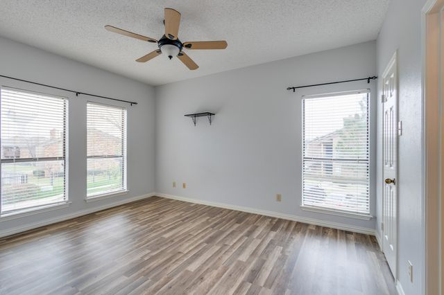 2100 Randy Snow Road 412, Arlington, TX 76011