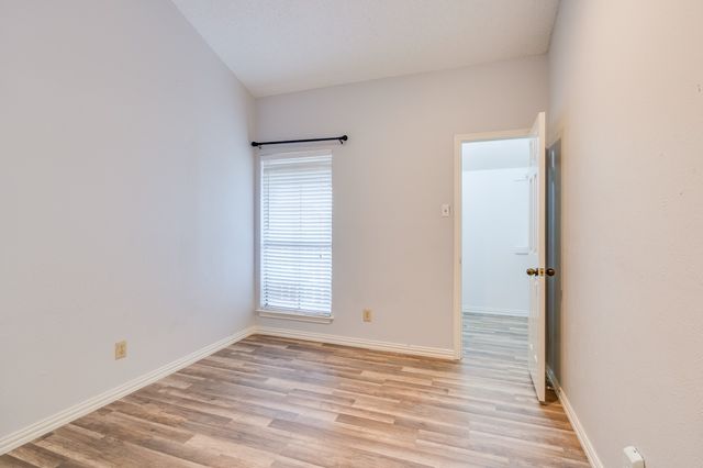 2100 Randy Snow Road 412, Arlington, TX 76011