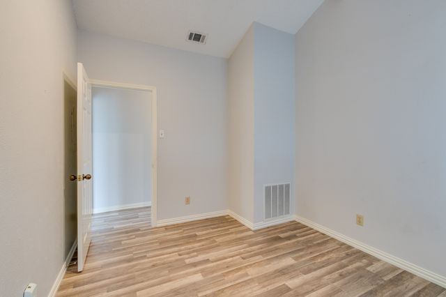 2100 Randy Snow Road 412, Arlington, TX 76011