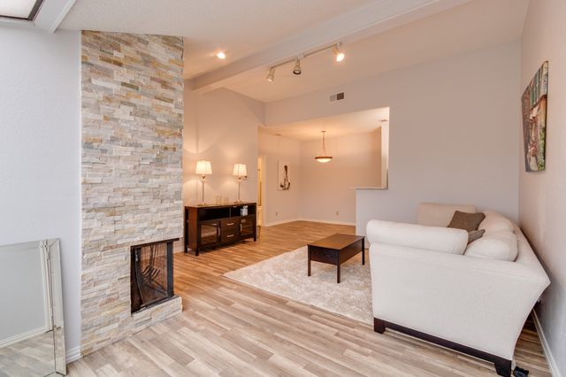 2100 Randy Snow Road 412, Arlington, TX 76011
