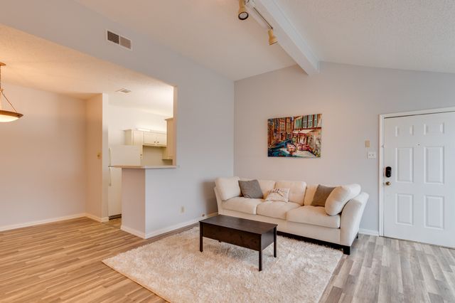 2100 Randy Snow Road 412, Arlington, TX 76011