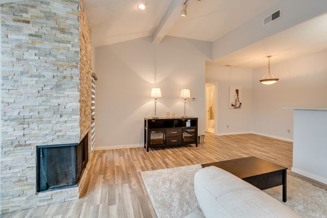 2100 Randy Snow Road 412, Arlington, TX 76011