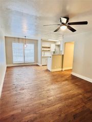 2211 S Vernon Avenue 207, Dallas, TX 75224