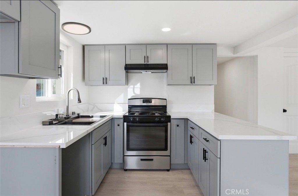 296 S Hewes Street, Orange, CA 92869 — photo 4