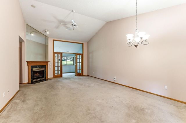 7050 Robinwood Trail, Woodbury, MN 55125