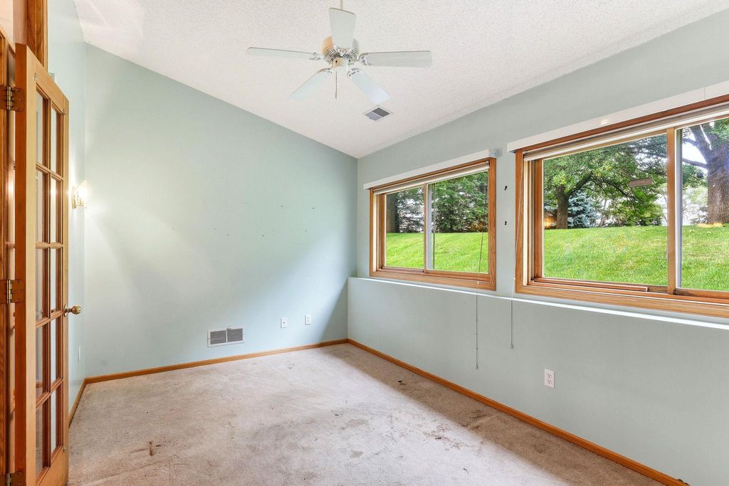 7050 Robinwood Trail, Woodbury, MN 55125 — photo 5