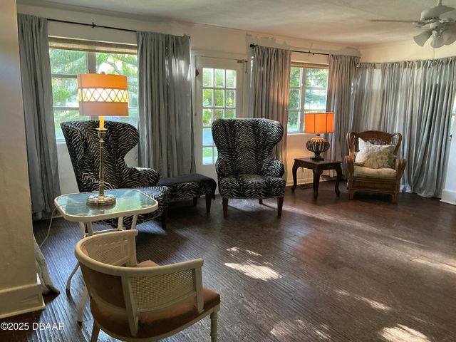 711 S Palmetto Avenue, Daytona Beach, FL 32114