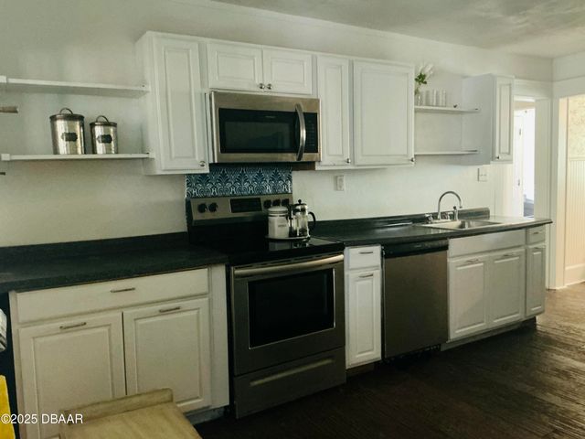 711 S Palmetto Avenue, Daytona Beach, FL 32114