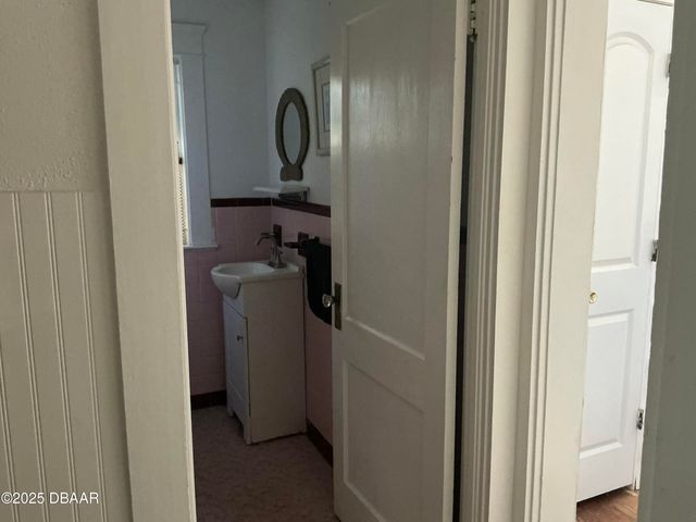 711 S Palmetto Avenue, Daytona Beach, FL 32114