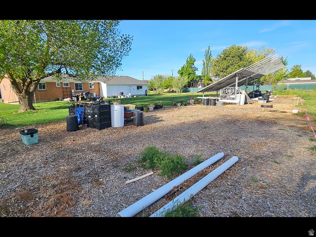 2132 W 800 N, Clinton, UT 84015