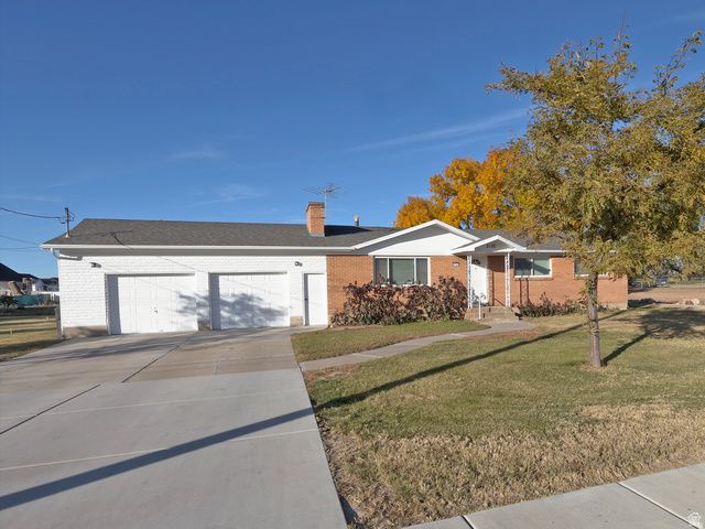 2132 W 800 N, Clinton, UT 84015