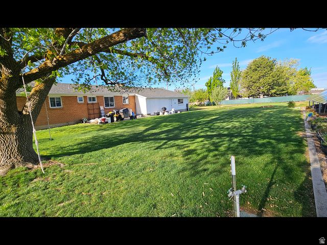 2132 W 800 N, Clinton, UT 84015