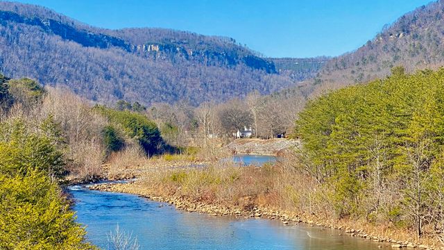 208 Thrasher Pike, Soddy Daisy, TN 37379