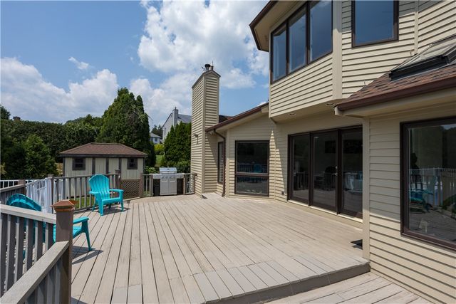 9 Katelan Court, Cranston, RI 02921