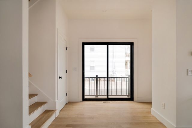 15 South Waverly 15, Boston, MA 02135