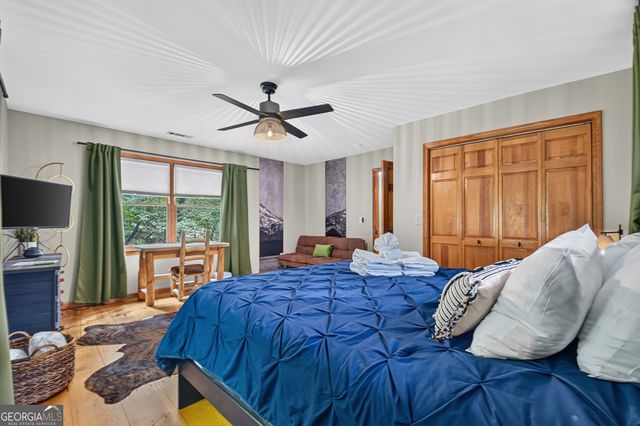 279 S Riverview Lane, Ellijay, GA 30536