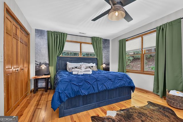 279 S Riverview Lane, Ellijay, GA 30536