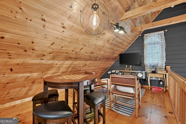 279 S Riverview Lane, Ellijay, GA 30536