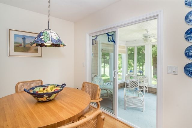 12 Sea Knoll Ct 12, Bourne, MA 02532