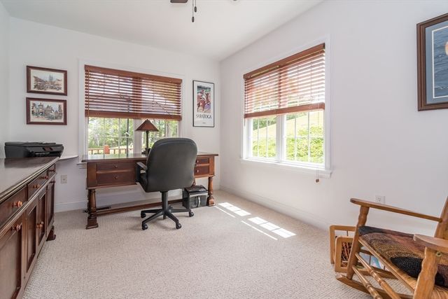 12 Sea Knoll Ct 12, Bourne, MA 02532