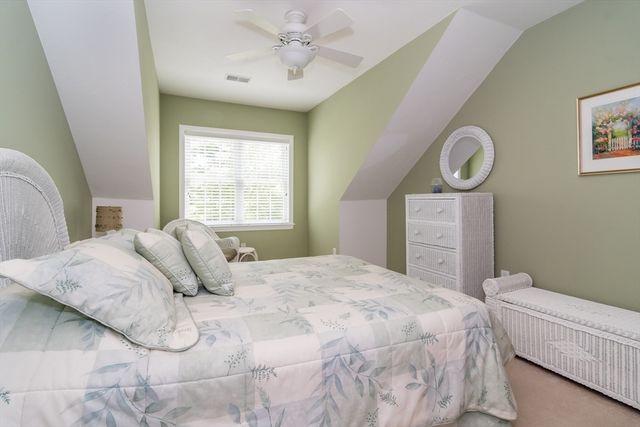 12 Sea Knoll Ct 12, Bourne, MA 02532
