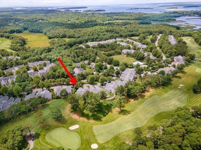 12 Sea Knoll Ct 12, Bourne, MA 02532
