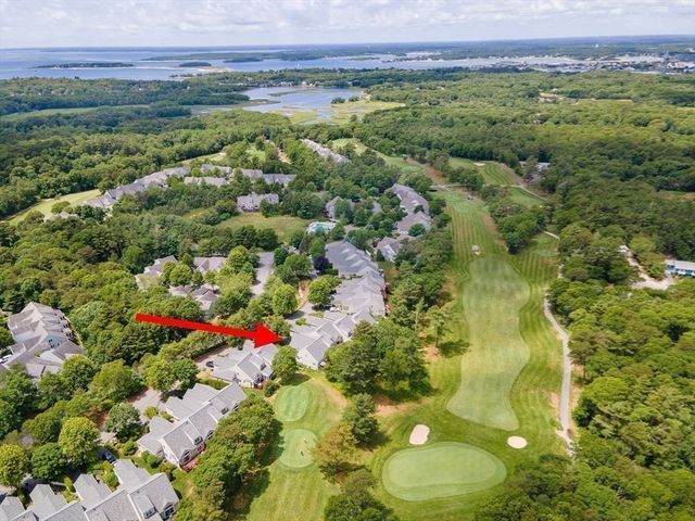 12 Sea Knoll Ct 12, Bourne, MA 02532