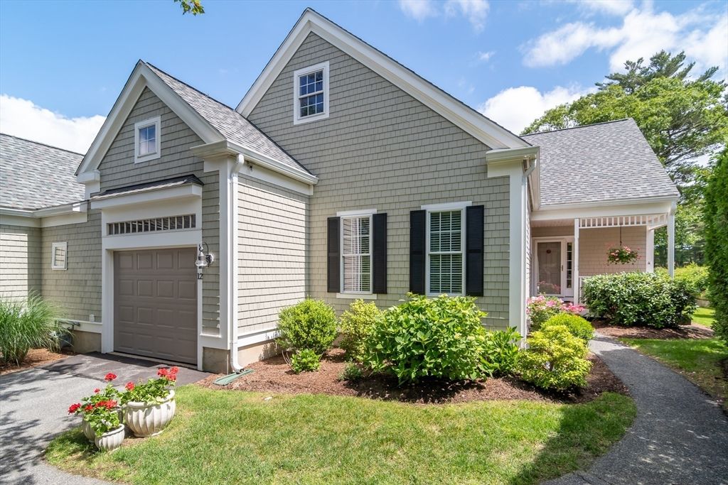 12 Sea Knoll Ct 12, Bourne, MA 02532