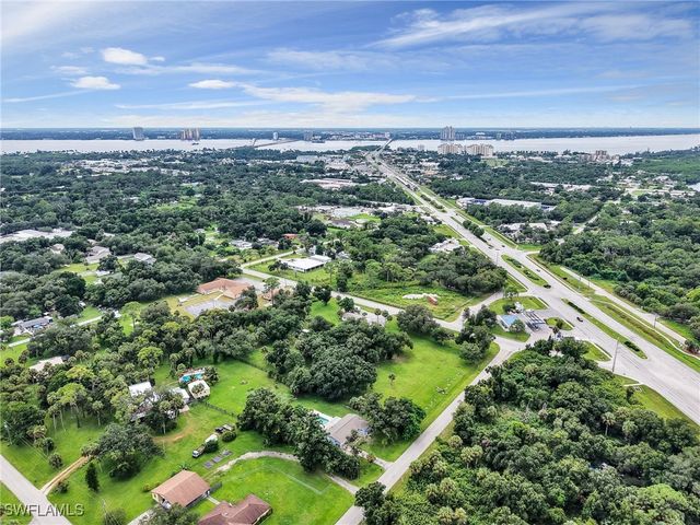 308 Evergreen RD, North Fort Myers, FL 33903