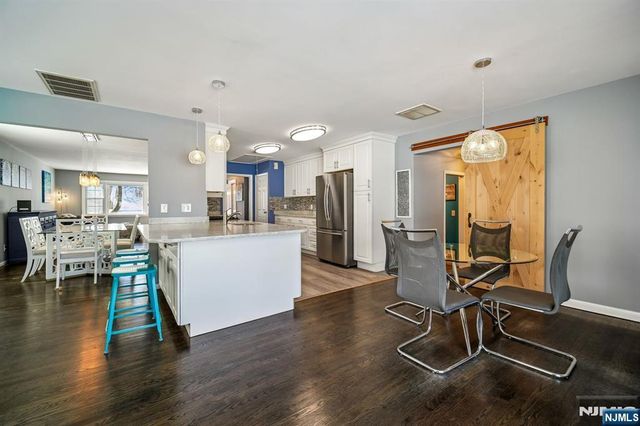 16 Windsor Drive, Park Ridge, NJ 07656