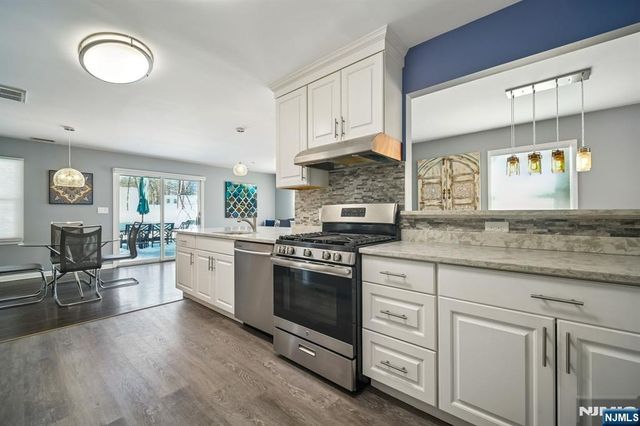 16 Windsor Drive, Park Ridge, NJ 07656