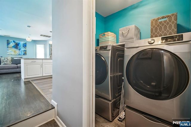 16 Windsor Drive, Park Ridge, NJ 07656