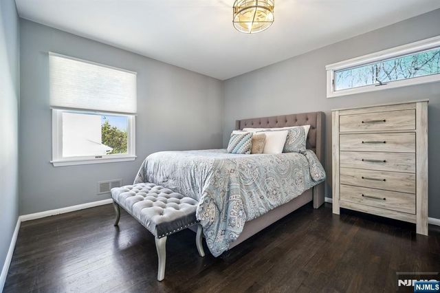 16 Windsor Drive, Park Ridge, NJ 07656